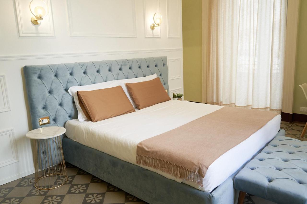 Habitación con cama grande